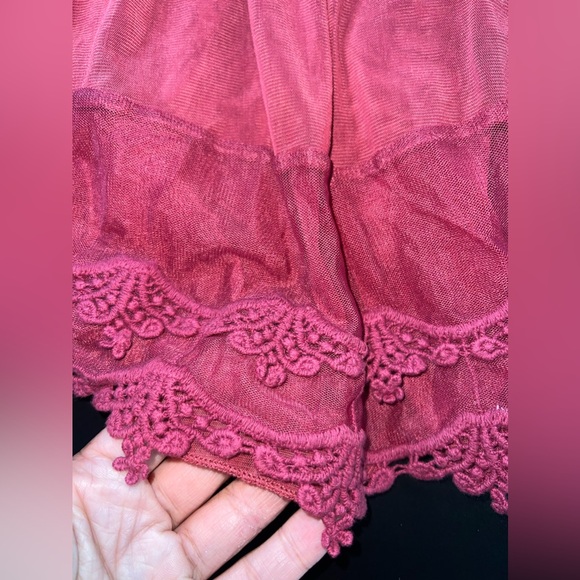 Altar’d State BabyDoll Crochet & mesh Sleeveless Top in Burgundy Size Small EUC - Picture 2 of 7